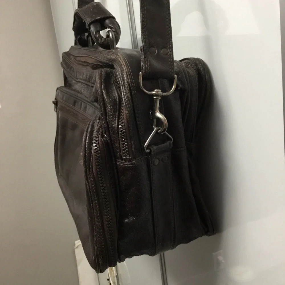 Genuine Leather Zippered Shoulder Messenger Bag - Picture 6 of 16